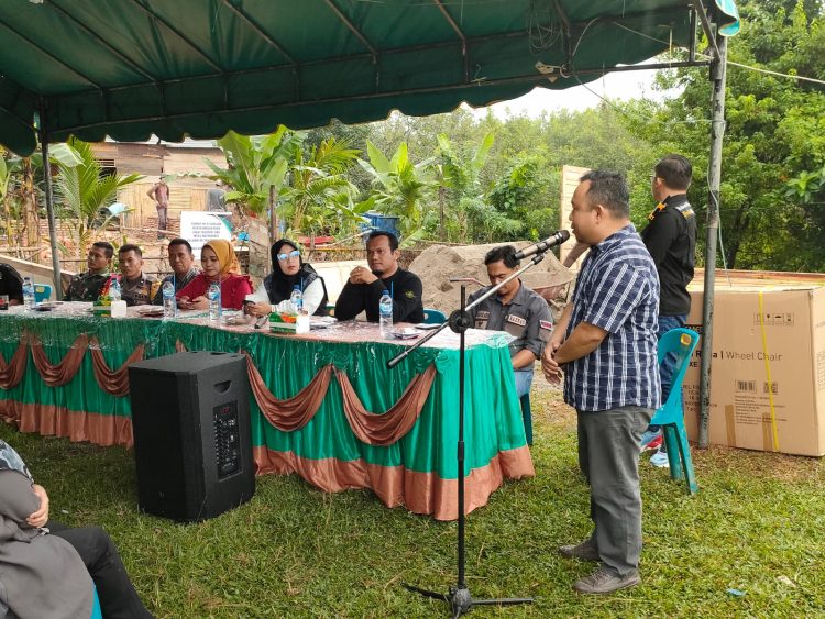 Anggota DPR-RI Delia Pratiwi Sitepu Bedah Rumah Warga di Pematang Jaya
