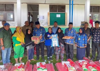 Warga Pekan Besitang Korban Kebakaran Terima Bansos Pemkab Langkat