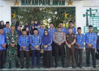 HUT Korpri, ASN Pemkab Langkat Ziarah Makam Pahlawan dan Salurkan Bantuan