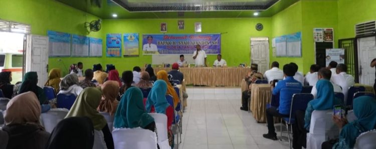 Serahkan Bantuan Bedah Rumah, Syah Afandin : Jalan Stabat-Secanggang Segera Diperbaiki