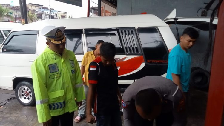 Angkutan Umum Mangkal di SM Raja Ditilang, Poldasu Dirikan Pos Pengawasan