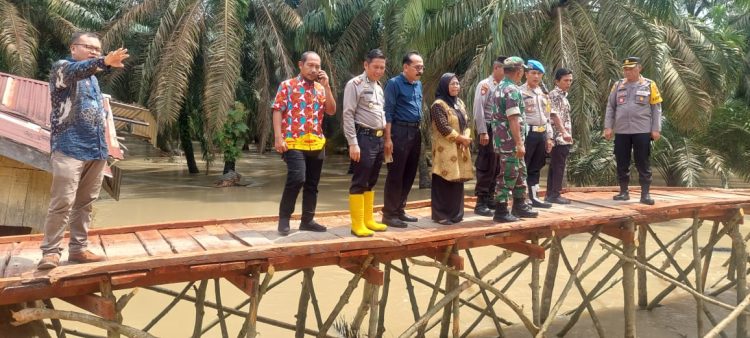 Jembatan Hanyut, Kapolres Labusel Pastikan tak Perlu Pemindahan TPS