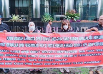 Tuntut Keadilan Hukum, Anggota DPRDSU 2009-2014 Gelar Demo di KPK