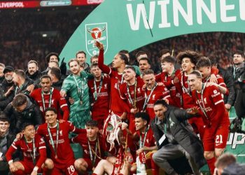 Tandukan Van Dijk Antar Liverpool Juara Carabao Cup