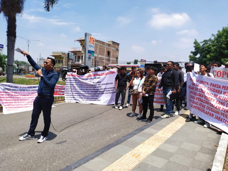 Menang Prapid Cien Siong Ditangkap Kembali, Massa Geruduk Polda Sumut