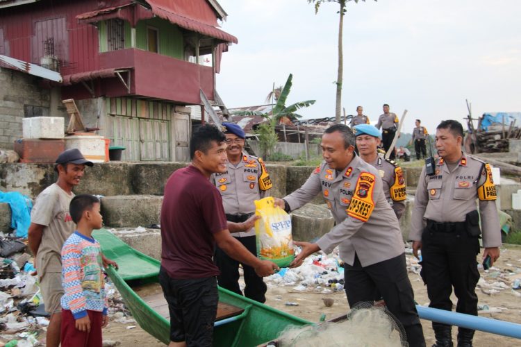 Kapolres Nias Manfaatkan Bukber untuk Dengarkan Keluhan Nelayan