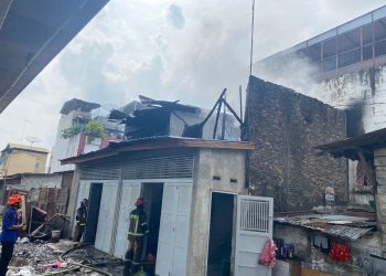 Dua Rumah Permanen di AR Hakim Medan Terbakar