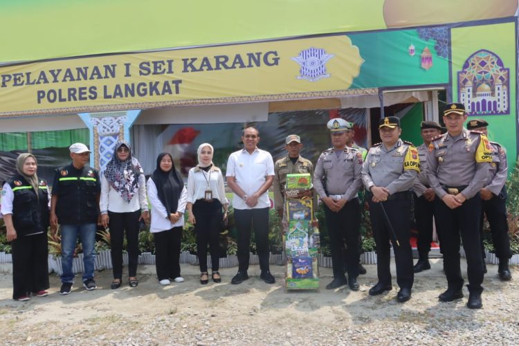 Kapolres Langkat Bersama Pj Bupati Tinjau Pos Yan Ketupat Toba 2024