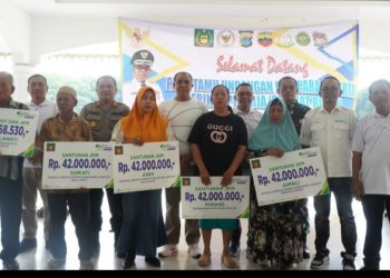 Peringati May Day 2024, Pj Bupati Langkat Faisal Hasrimy Lepas Peserta Jalan Santai