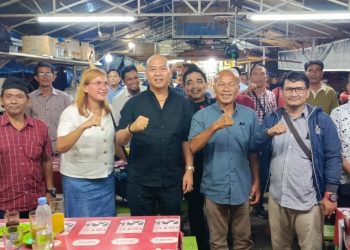 Mantan Bupati Taput Nikson Nababan Sambangi Awak Media