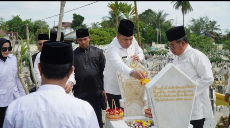 Pj Bupati Langkat Faisal Hasrimy Ziarah ke Makam Sultan Langkat dan Pendiri MABMI