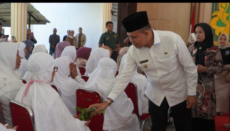 Pj Bupati Langkat Sambut dan Tepungtawari Kepulangan Jemaah Haji