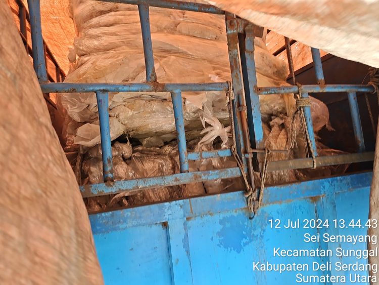 Bawa Limbah Plastik Impor, Supir Truk di Medan Diamankan Polisi