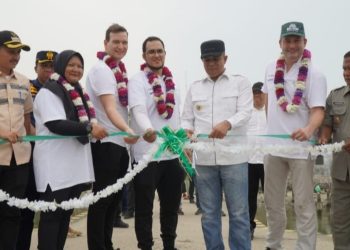 Pj Bupati Langkat Faisal Hasrimy Resmikan Boat Sekolah Bantuan YAGASU