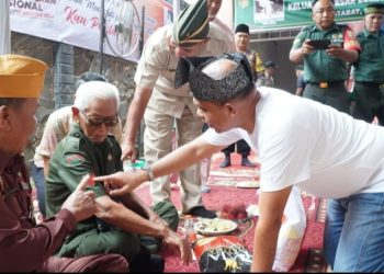 Pj Bupati Langkat Faisal Hasrimy Serahkan Bingkisan dan Kirim Doa untuk Veteran