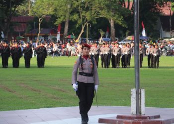 Polres Langkat Bangga, Ipda Made Intan Isaka Sri Maharani Komandan Upacara Penurunan Bendera HUT RI 