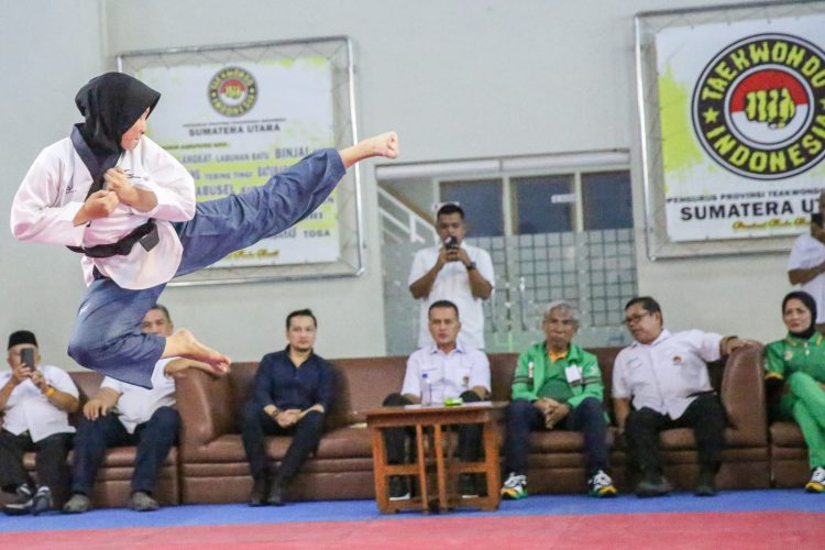 Ijeck Lepas 25 Atlet Taekwondo Sumut Bertanding di PON XXI