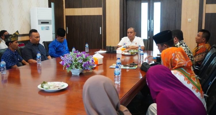 Pj Bupati Langkat Komit Selesaikan Dugaan Perselingkuhan Kepala Desa Serapuh Asli