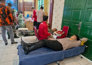 Sambut HUT ke-79 TNI, Kapolres Batu Bara Ikut Donor Darah 