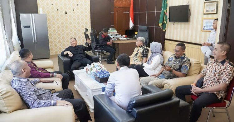 Tingkatkan Keterbukaan Informasi Publik, KI Sumut Visitasi dan Monitoring Dinas Kominfo Langkat