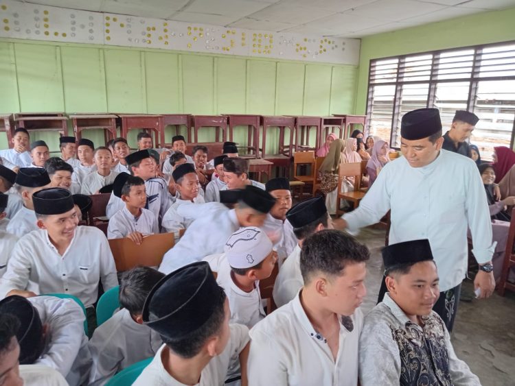 Hasan Basri Sagala Doakan Santri Ulumul Quran Jadi Ulama