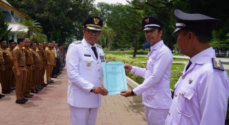 Kukuhkan 72 Kades, Pj Bupati Langkat Dorong Sinergi Membangun Desa  Mandiri dan Berdaya