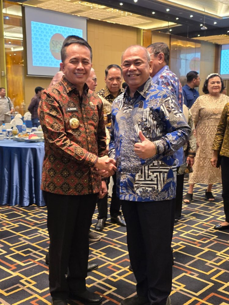 Ketua FPAN DPRD Sumut Yahdi Khoir Harahap Terima Anugerah Sahabat Pers SPS Sumut 2024