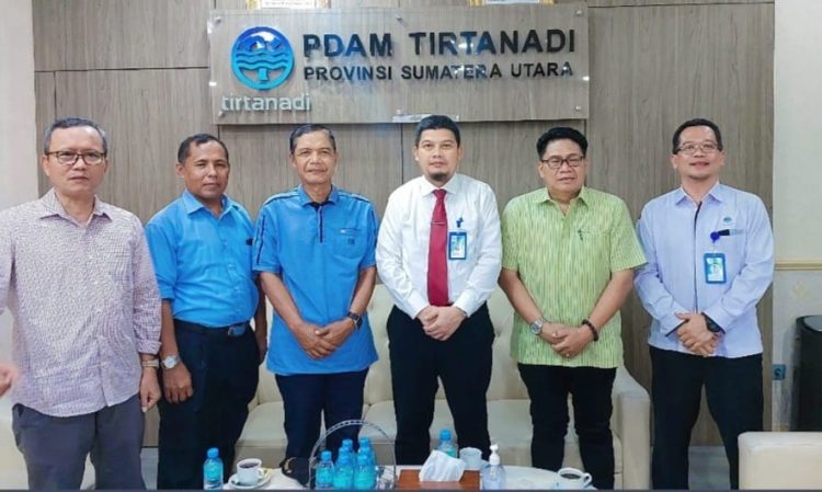 Hari Guru Nasional, PDAM Tirtanadi Sumut Berikan Fasilitas Air Minum di SMAN 2 Medan