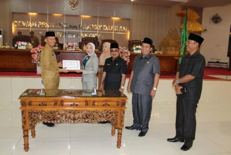 DPRD Langkat Gelar Paripurna Penyampaian Ranperda APBD 2025
