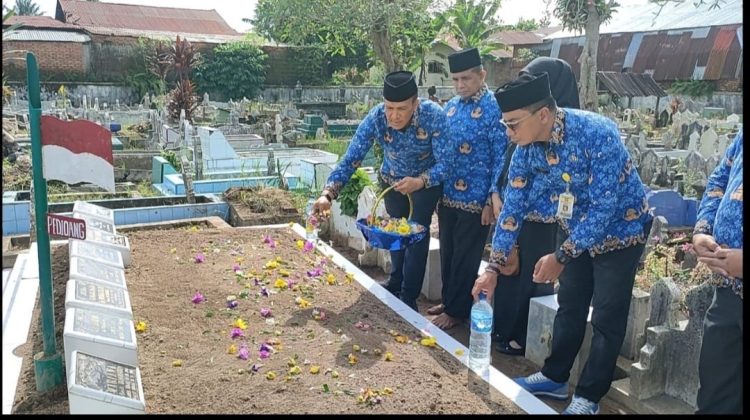 HUT ke-53, KORPRI Langkat Ziarah dan Doa di Makam Para Mantan Ketua