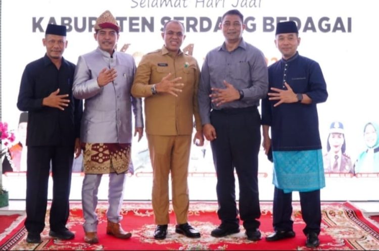 Pj Bupati Langkat Hadiri HUT ke-22 Sergai : Semangat Kolaborasi untuk Kemajuan Bersama