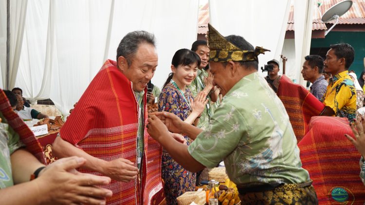 Asian Agri, Apical, dan Kao Pantau Perkembangan Program SMILE di Rantauprapat, Sumatera Utara