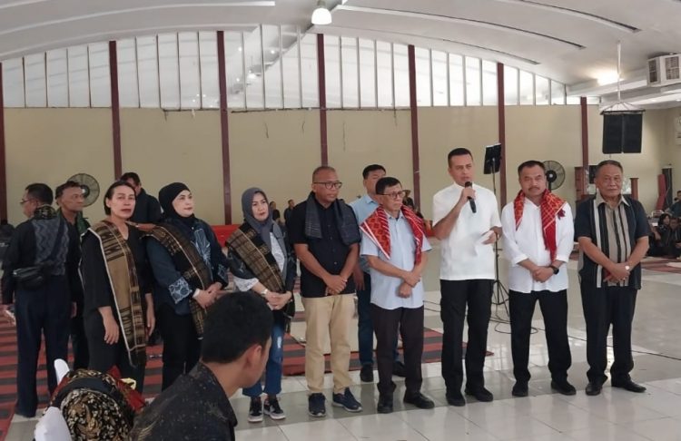 Sampaikan Dukacita, Ketum PWI Pusat dan Ketua PWI Sumut Melayat Eddy Bukit