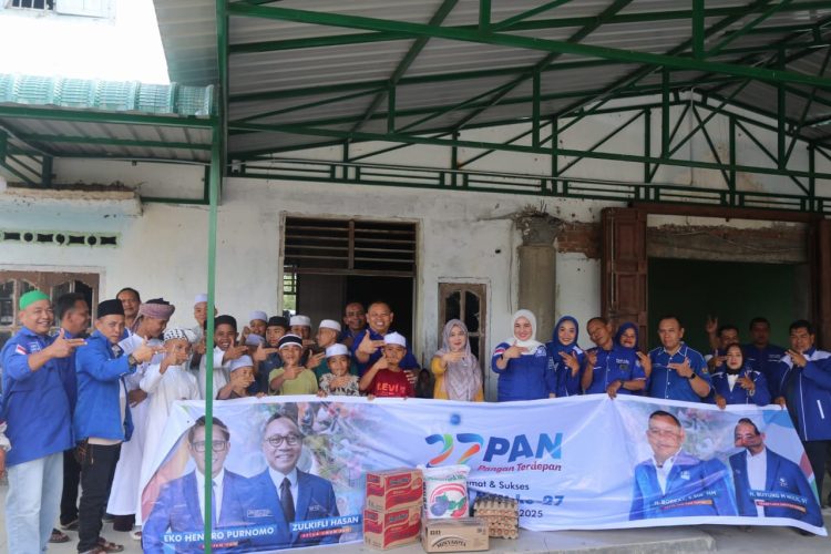 Peringati Milad ke-27, DPD PAN Tapsel Salurkan Bantuan Sembako dan Tas Sekolah