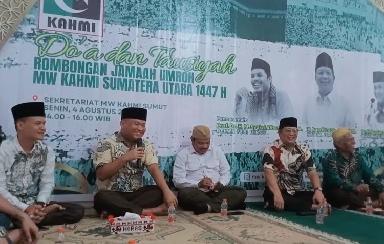 Berangkatkan Pengurus KAHMI dan BKPRMI Umroh, Ketua Rusdi Lubis Salut dan Apresiasi Sugiat Santoso