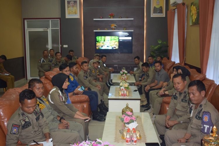 Petugas Satpol PP Langkat Audiensi ke Ketua DPRD, Sampaikan Keluhan Soal Penurunan Gaji