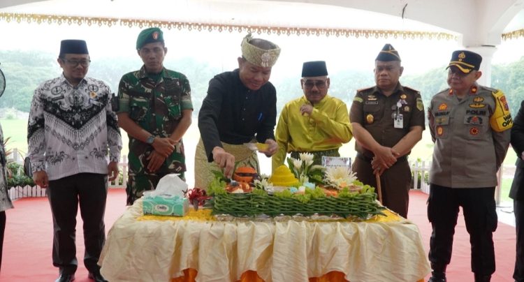 Bupati Langkat Apresiasi Perjuangan Guru, Pemerintah Akan Terus Tingkatkan Kesejahteraan dan Kompetensi