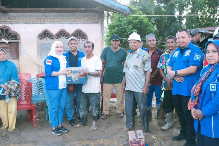 PAN Tapsel Salurkan Bantuan, H Borkat SSos MM : CSR Perusahaan Tambang Harus Prioritaskan Daerah Terdampak Bencana Alam