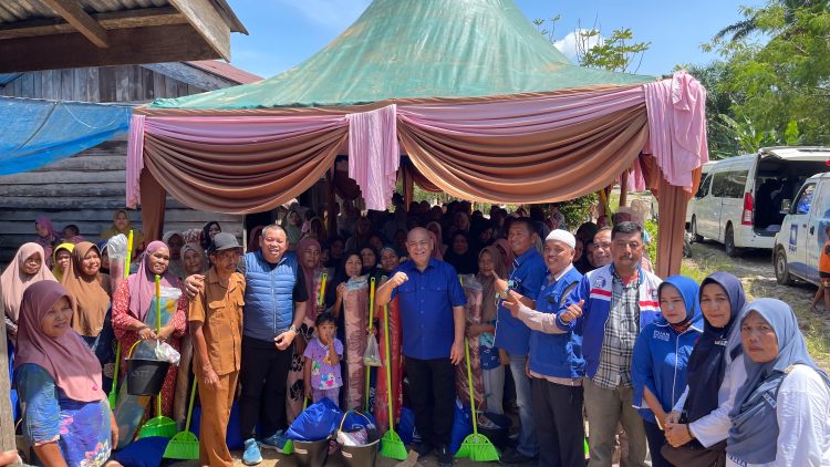 Ketua FPAN DPRD Sumut Yahdi Khoir Harahap Bersama BM PAN dan PUAN Batu Bara Bantu Warga Terdampak Bencana di Tapanuli Selatan