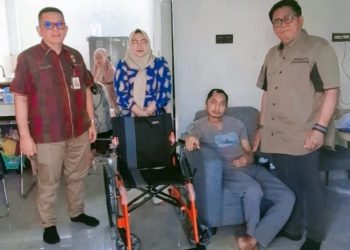 Respon Cepat Wali Kota Medan, Bantuan Kursi Roda Diserahkan ke Ari Prasetyo