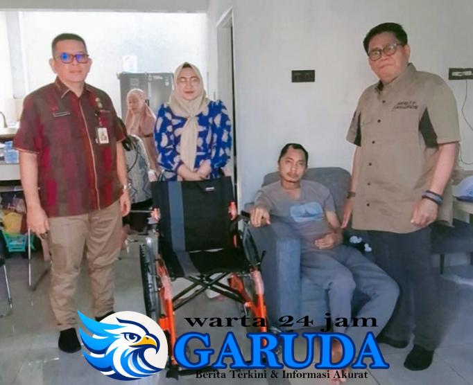 Respon Cepat Wali Kota Medan, Bantuan Kursi Roda Diserahkan ke Ari Prasetyo