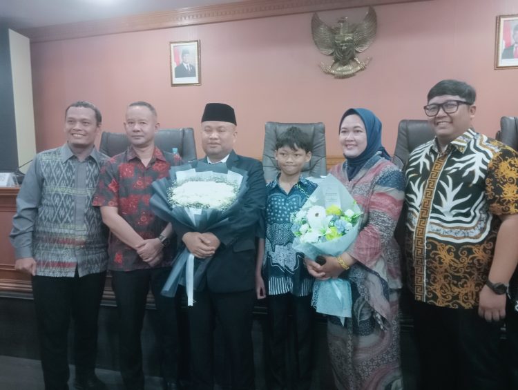 Rektor Prof Dr Muryanto Amin : Sugiat Santoso Lulusan Terbaik USU dan Doktor Asli